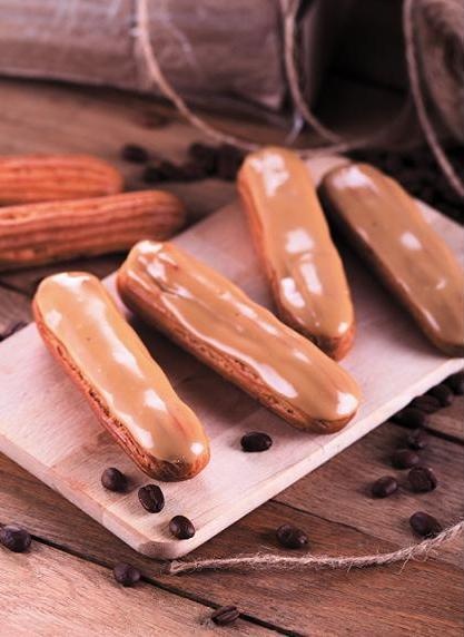 Иллюстрация к книге — Закуски и десерты из заварного теста. Эклеры, профитроли, буше [i_057.jpg]