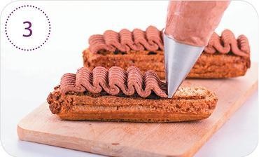 Иллюстрация к книге — Закуски и десерты из заварного теста. Эклеры, профитроли, буше [i_063.jpg]