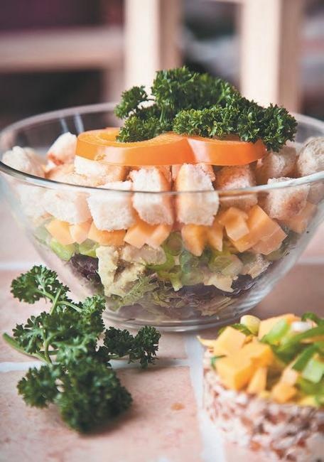 Иллюстрация к книге — Слоеные салаты [i_042.jpg]