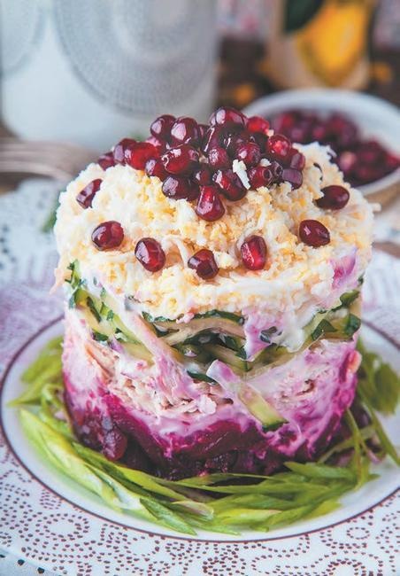 Иллюстрация к книге — Слоеные салаты [i_071.jpg]