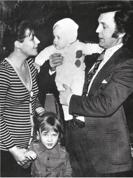 Иллюстрация к книге — Илья Глазунов. Любовь и ненависть [i_007.jpg]