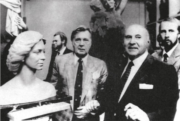 Иллюстрация к книге — Илья Глазунов. Любовь и ненависть [i_014.jpg]