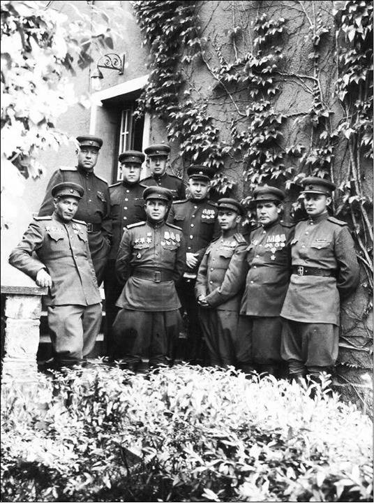 Иллюстрация к книге — Записки военного коменданта Берлина [i_011.jpg]