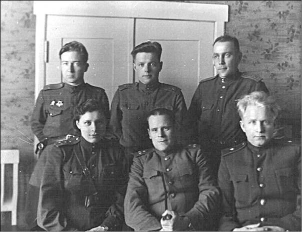 Иллюстрация к книге — Записки военного коменданта Берлина [i_016.jpg]