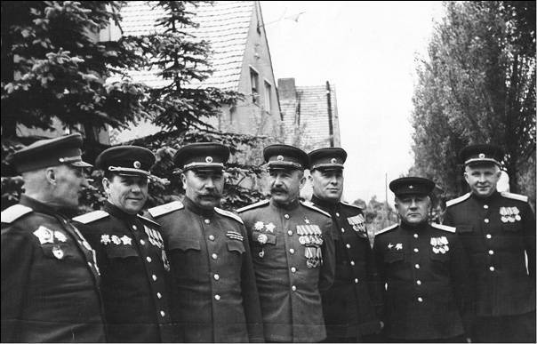 Иллюстрация к книге — Записки военного коменданта Берлина [i_017.jpg]