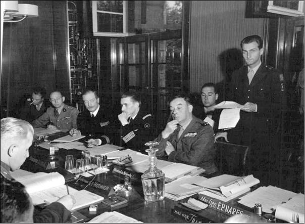 Иллюстрация к книге — Записки военного коменданта Берлина [i_018.jpg]