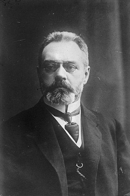 Иллюстрация к книге — Отречение. Император Николай II и Февральская революция [i_006.jpg]