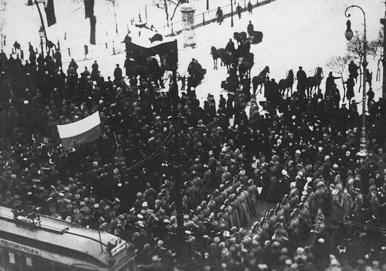 Иллюстрация к книге — Отречение. Император Николай II и Февральская революция [i_039.jpg]