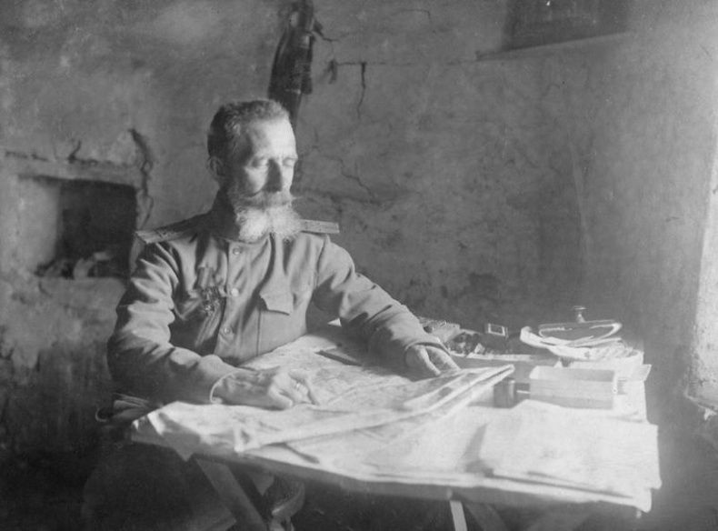 Иллюстрация к книге — Отречение. Император Николай II и Февральская революция [i_044.jpg]