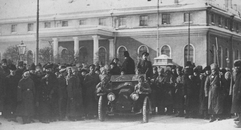 Иллюстрация к книге — Отречение. Император Николай II и Февральская революция [i_045.jpg]