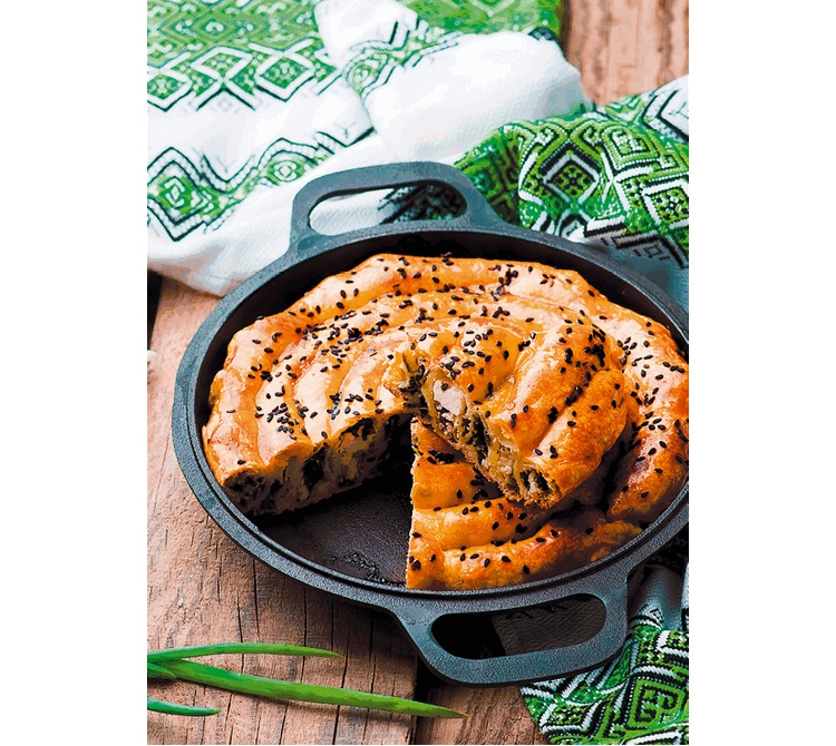 Иллюстрация к книге — Штрудели, завиванцы, вертуты, блинные пироги, буреки [i_058.jpg]