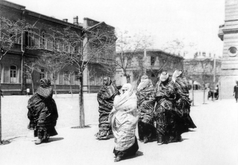 Иллюстрация к книге — Гроздья Граната [i_010.jpg]