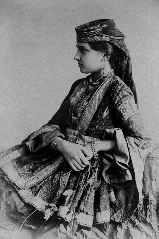 Иллюстрация к книге — Гроздья Граната [i_011.jpg]