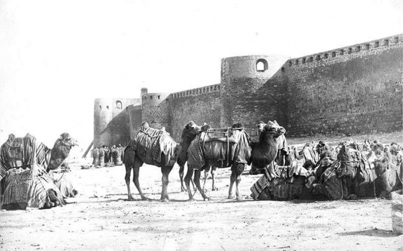 Иллюстрация к книге — Гроздья Граната [i_013.jpg]