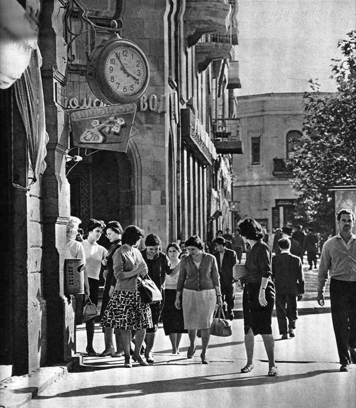 Иллюстрация к книге — Гроздья Граната [i_015.jpg]