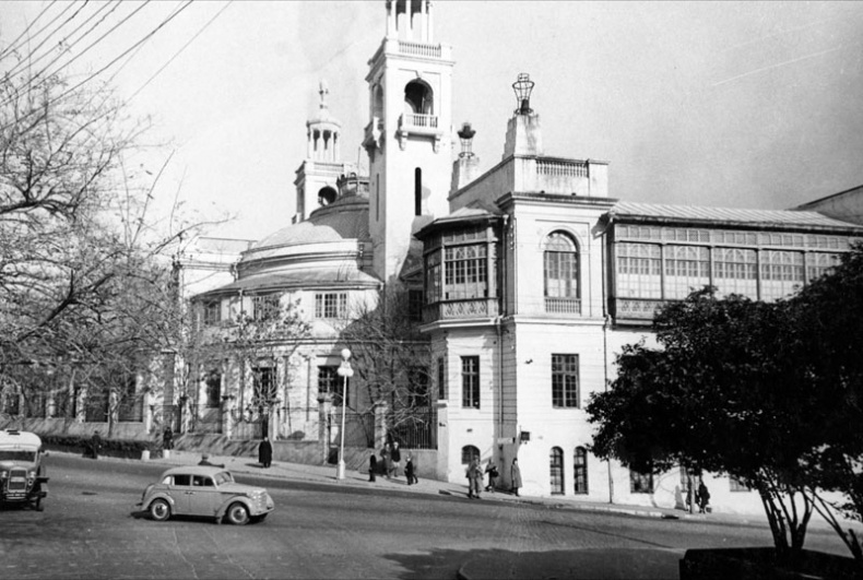 Иллюстрация к книге — Гроздья Граната [i_016.jpg]