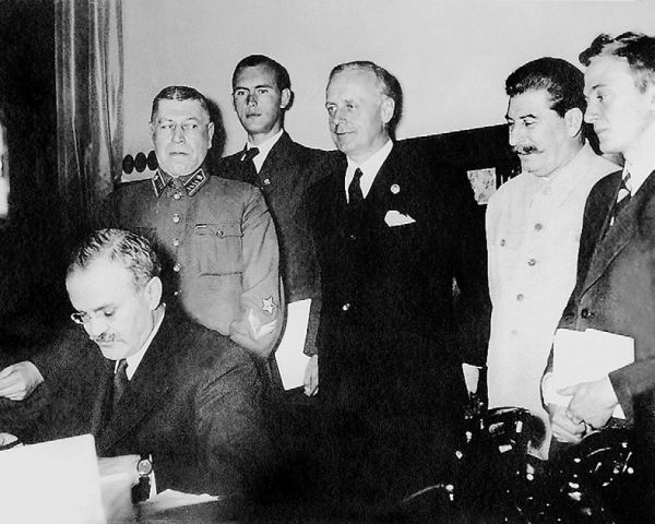 Иллюстрация к книге — Империя. От Екатерины II до Сталина [i_091.jpg]