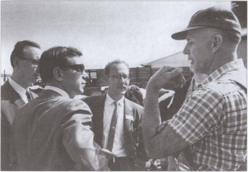 Иллюстрация к книге — Курьезы холодной войны. Записки дипломата [i_007.jpg]