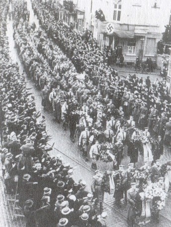 Иллюстрация к книге — Правда о &quot;Вильгельме Густлофе&quot; [i_006.jpg]