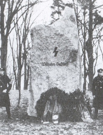 Иллюстрация к книге — Правда о &quot;Вильгельме Густлофе&quot; [i_007.jpg]