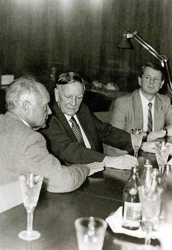 Иллюстрация к книге — Ким Филби [i_049.jpg]