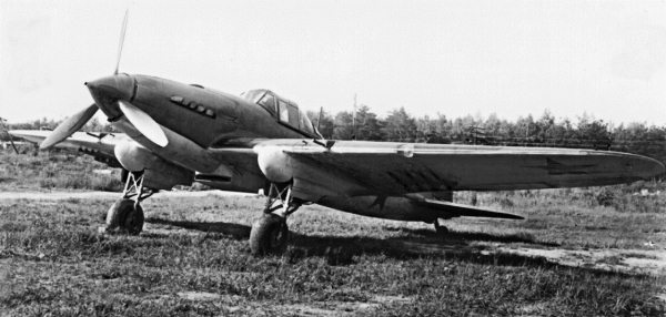 Иллюстрация к книге — Штурмовики. «Мы взлетали в ад» [i_003.jpg]