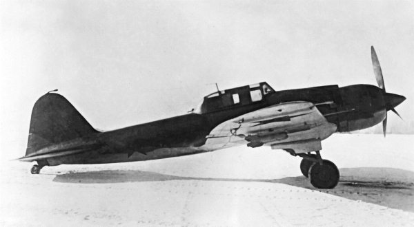 Иллюстрация к книге — Штурмовики. «Мы взлетали в ад» [i_004.jpg]