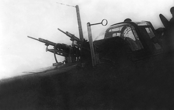 Иллюстрация к книге — Штурмовики. «Мы взлетали в ад» [i_006.jpg]