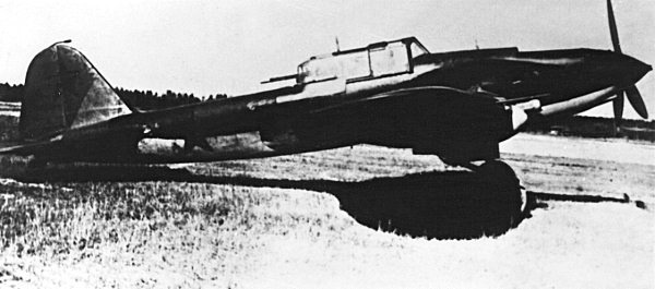 Иллюстрация к книге — Штурмовики. «Мы взлетали в ад» [i_008.jpg]