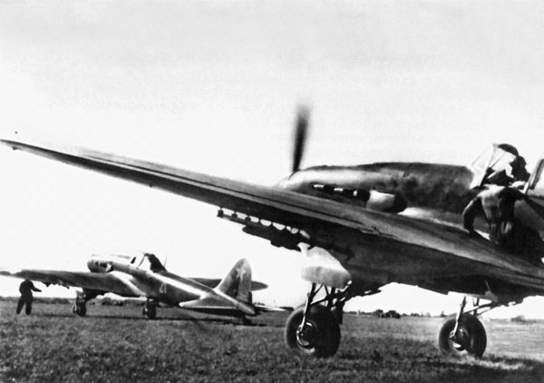 Иллюстрация к книге — Штурмовики. «Мы взлетали в ад» [i_026.jpg]