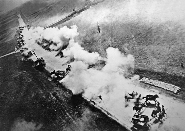 Иллюстрация к книге — Штурмовики. «Мы взлетали в ад» [i_033.jpg]