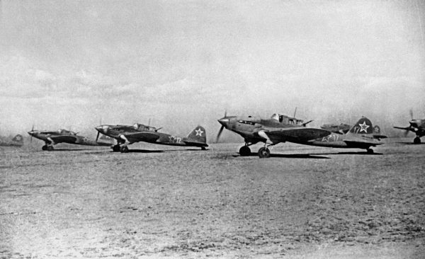 Иллюстрация к книге — Штурмовики. «Мы взлетали в ад» [i_048.jpg]