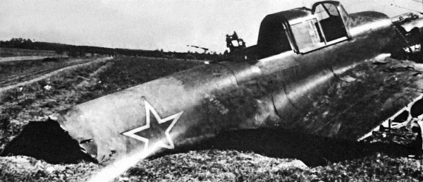 Иллюстрация к книге — Штурмовики. «Мы взлетали в ад» [i_081.jpg]