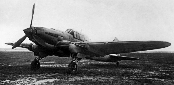 Иллюстрация к книге — Штурмовики. «Мы взлетали в ад» [i_098.jpg]