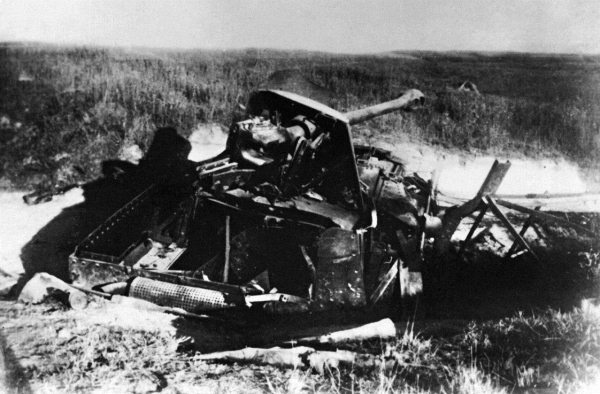 Иллюстрация к книге — Штурмовики. «Мы взлетали в ад» [i_104.jpg]