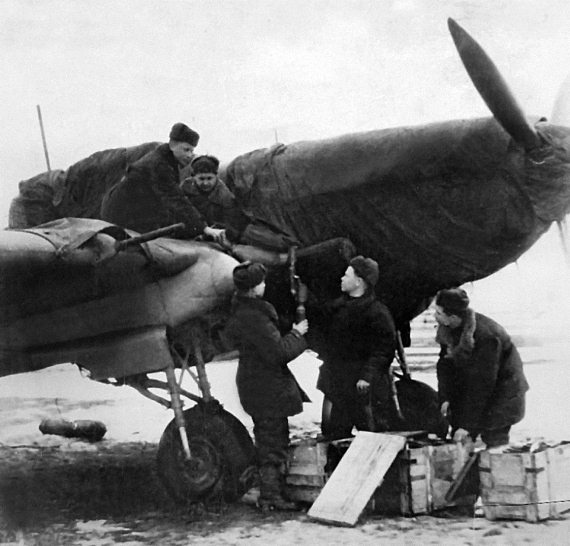 Иллюстрация к книге — Штурмовики. «Мы взлетали в ад» [i_108.jpg]