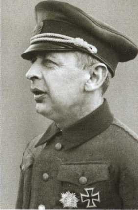 Иллюстрация к книге — Повседневная жизнь населения России в период нацистской оккупации [i_016.jpg]