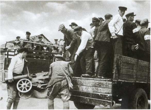 Иллюстрация к книге — Повседневная жизнь населения России в период нацистской оккупации [i_025.jpg]