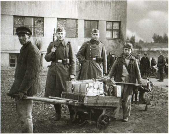 Иллюстрация к книге — Повседневная жизнь населения России в период нацистской оккупации [i_067.jpg]