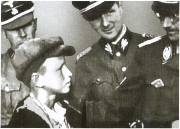 Иллюстрация к книге — Повседневная жизнь населения России в период нацистской оккупации [i_076.jpg]