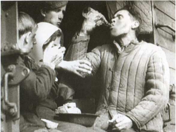 Иллюстрация к книге — Повседневная жизнь населения России в период нацистской оккупации [i_078.jpg]