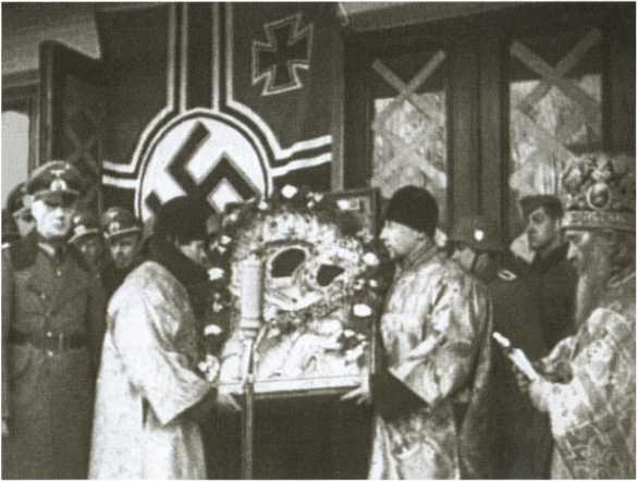 Иллюстрация к книге — Повседневная жизнь населения России в период нацистской оккупации [i_084.jpg]