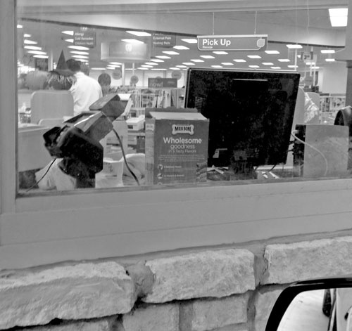 Иллюстрация к книге — Безумно счастливые. Часть 2. Продолжение невероятно смешных рассказов о нашей обычной жизни [i_002.jpg]