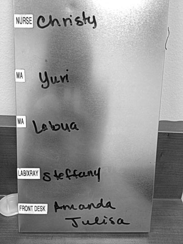 Иллюстрация к книге — Безумно счастливые. Часть 2. Продолжение невероятно смешных рассказов о нашей обычной жизни [i_004.jpg]