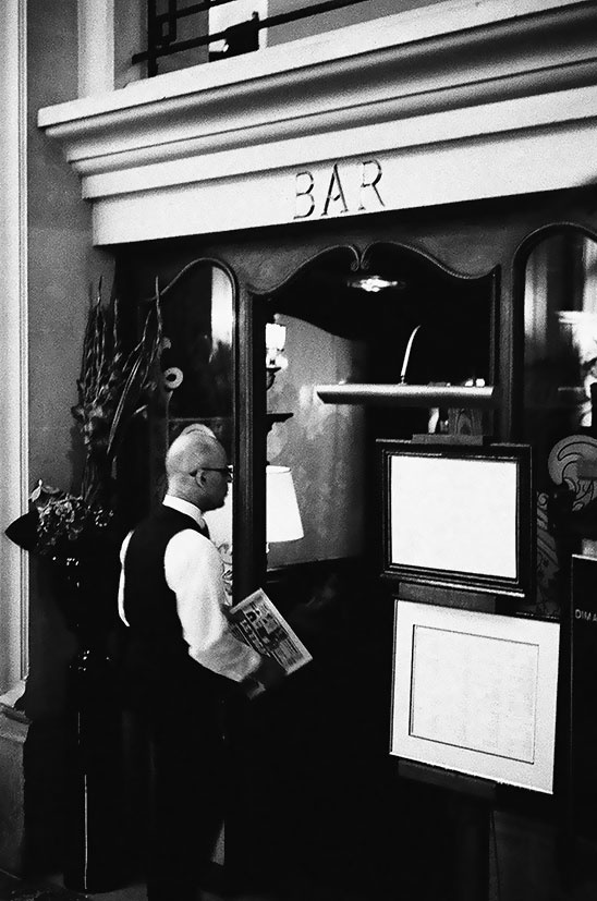 Иллюстрация к книге — Убийство в переулке Альфонса Фосса [i_001.jpg]