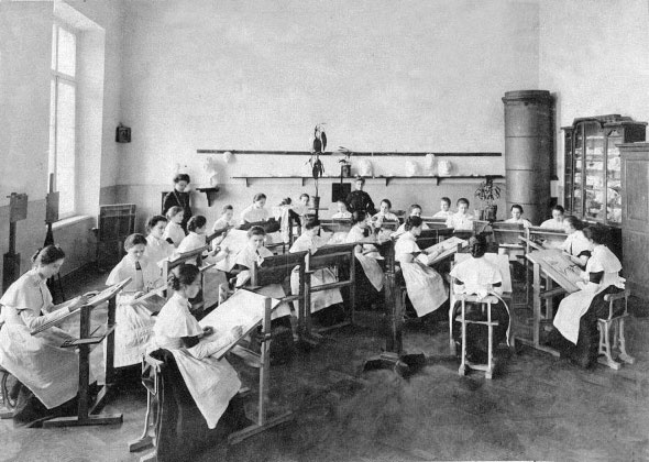 Иллюстрация к книге — Институтки. Тайны жизни воспитанниц [i_023.jpg]