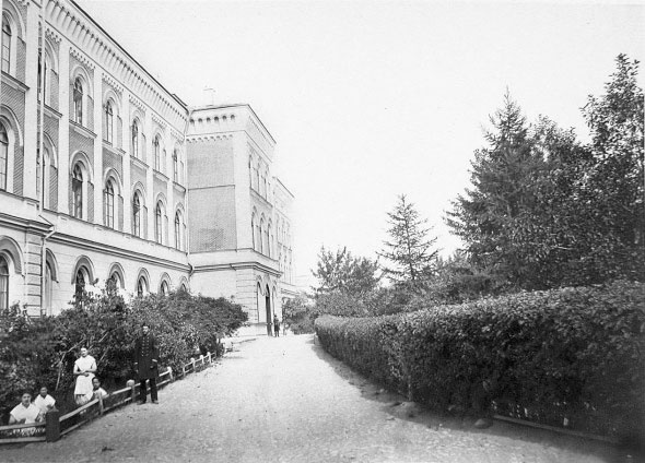 Иллюстрация к книге — Институтки. Тайны жизни воспитанниц [i_026.jpg]