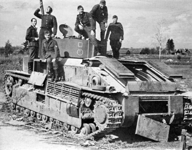 Иллюстрация к книге — Зиновий Колобанов. Время танковых засад [_31.jpg]