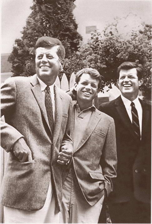 Иллюстрация к книге — Клан Кеннеди [i_042.jpg]