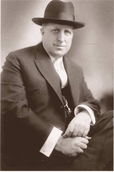 Иллюстрация к книге — Клан Кеннеди [i_045.jpg]